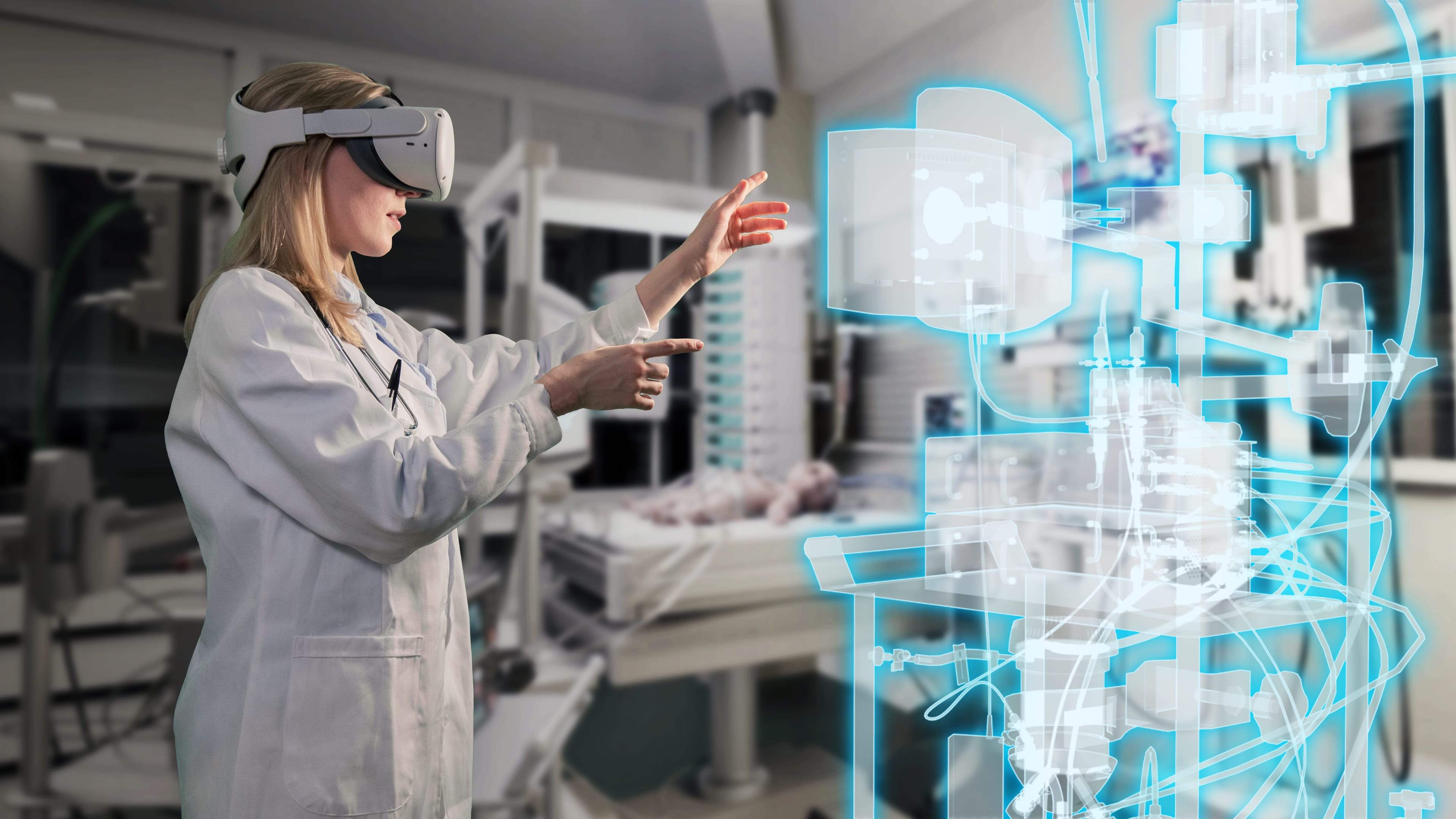 Pflegefachkraft mit VR-Headset in der Intensivstation, im Hintergrund eine holografische Visualisierung des ECMO-Kreislaufs